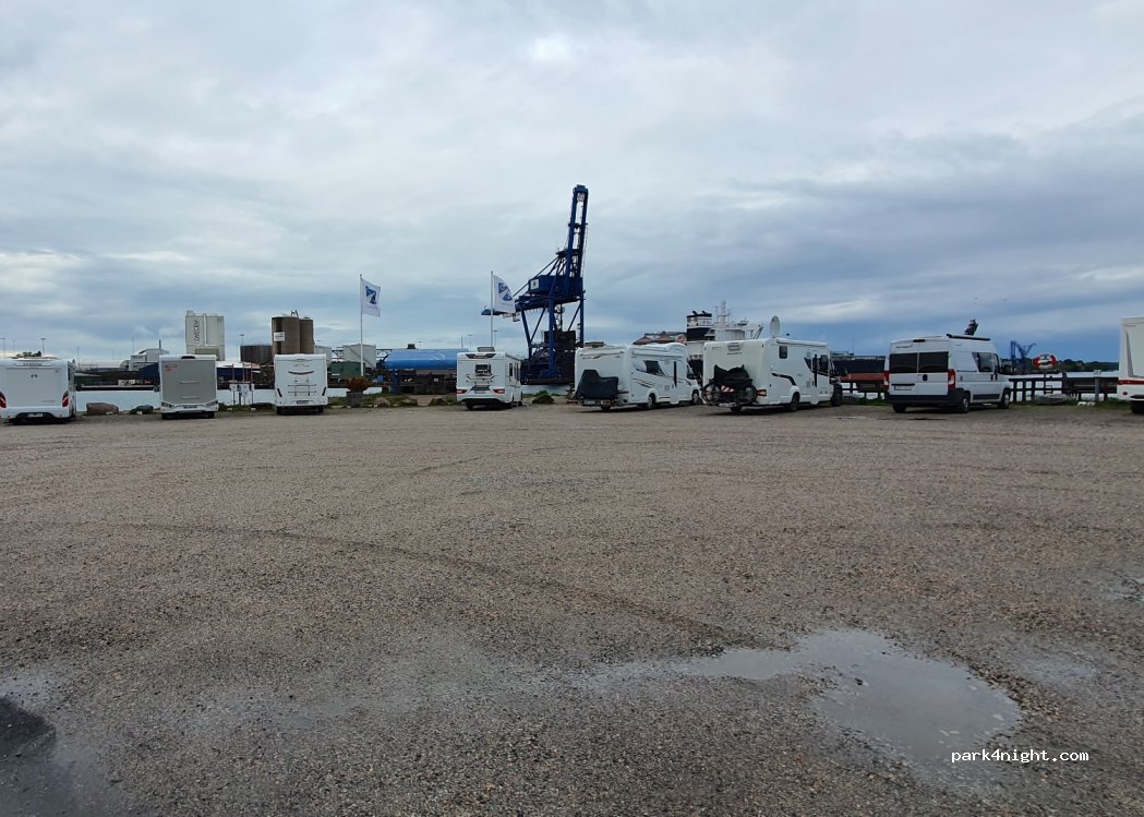 (613 35) Oxelösund - 12 Fiskehamnsvägen — foto 2