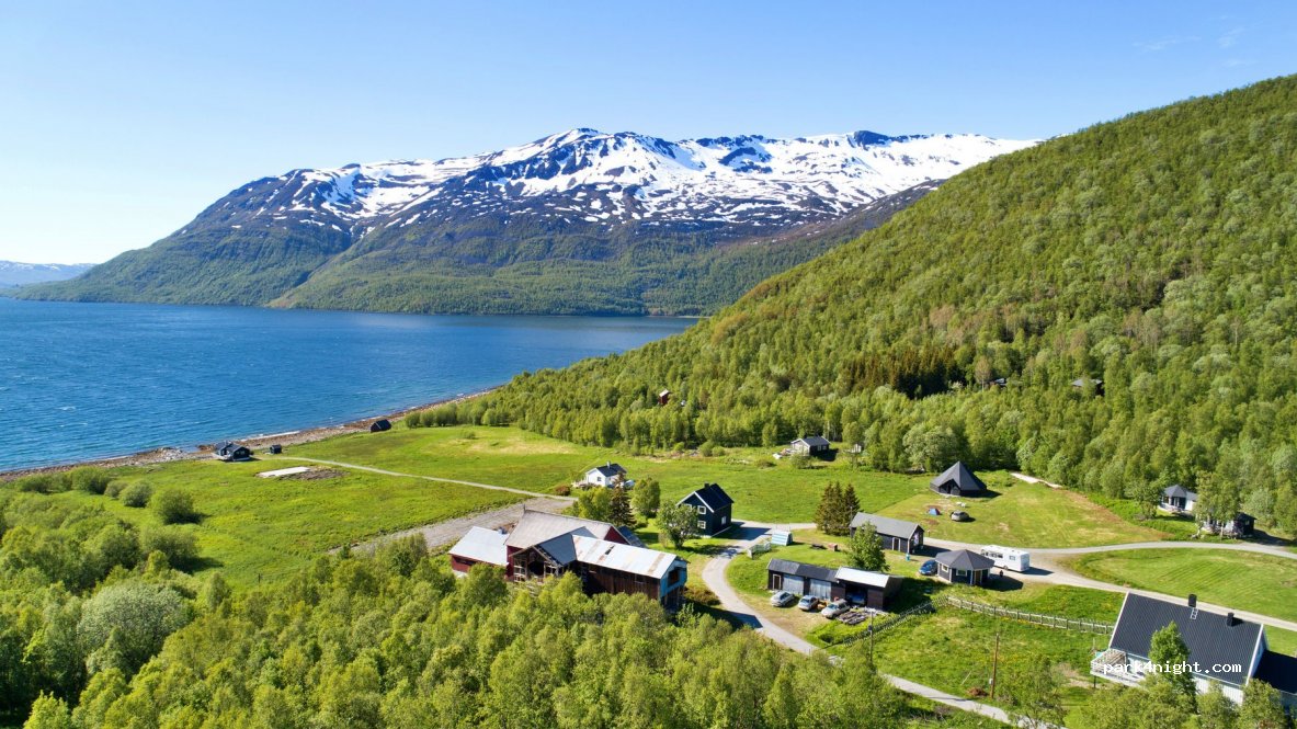 Arctic Fjordcamp — foto