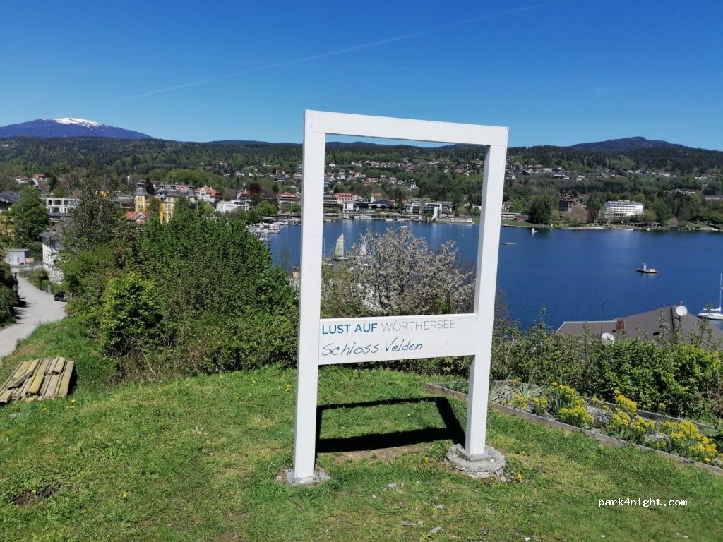 Rast-Parkplatz Velden am Wörthersee — foto