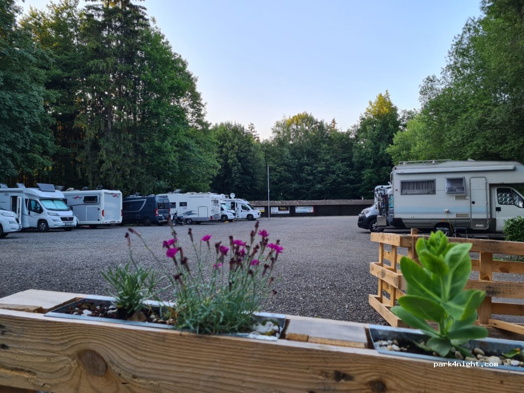 Rast-Parkplatz Velden am Wörthersee — foto 2