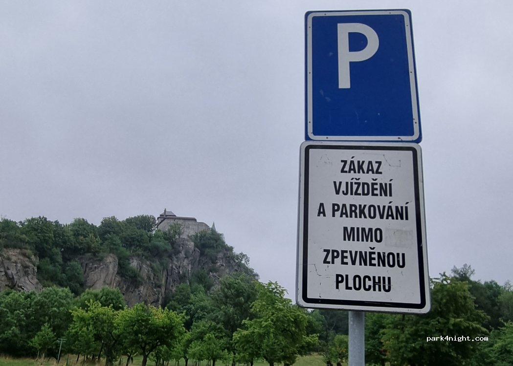 (533 52) Ráby - Unnamed Road — foto