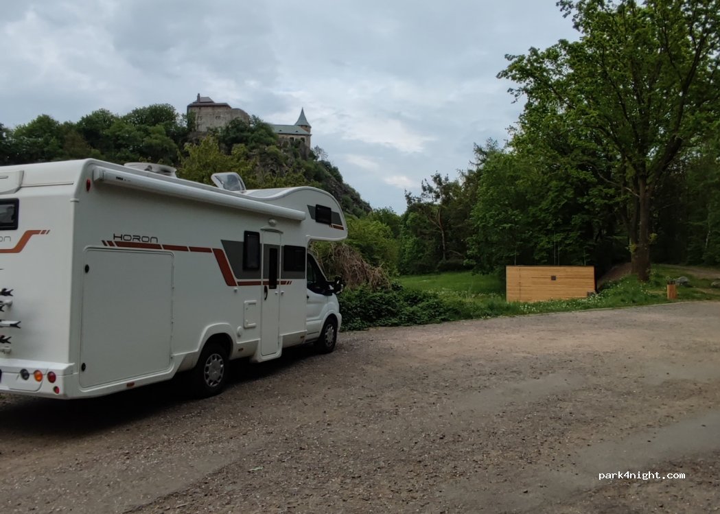 (533 52) Ráby - Unnamed Road — foto 3