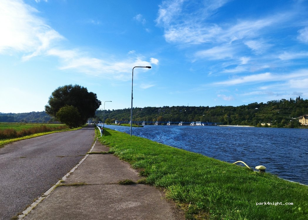 (411 08) Račice - — foto 2