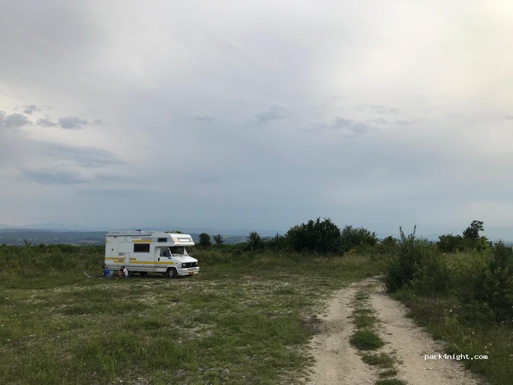 (32-566) Mirów - Unnamed Road — foto