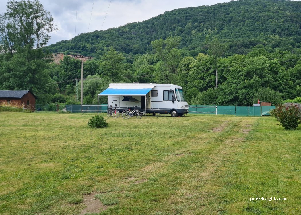 (405 02) Malá Veleň - — foto 2