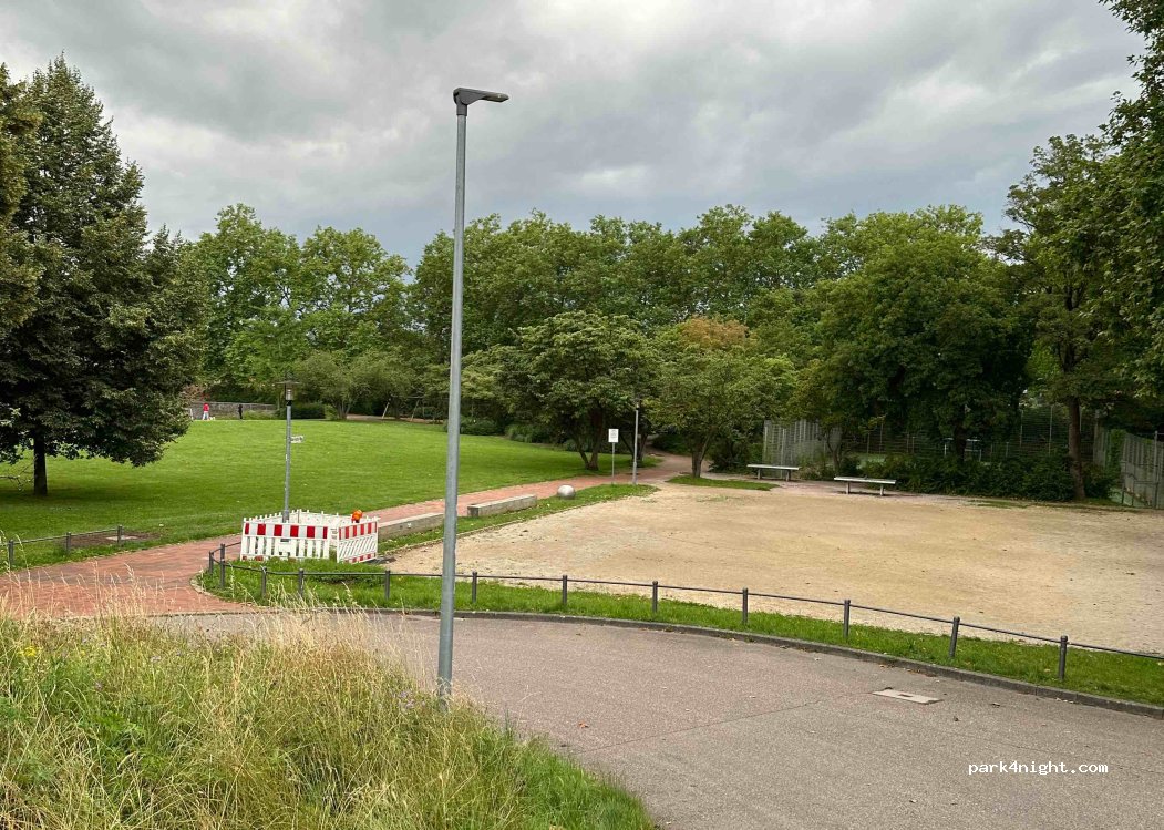 (73728) Esslingen - Schönenbergweg — foto 3