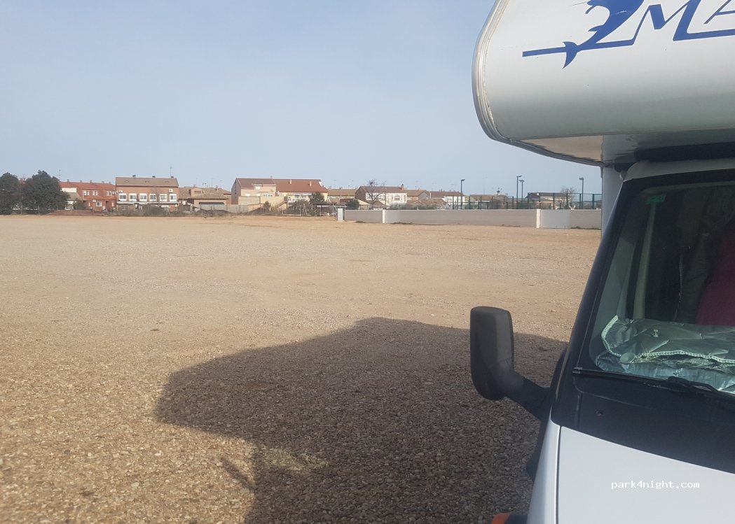(50298) Pinseque - Av de las Cortes de Aragon — foto 4