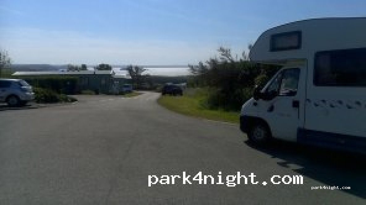 Caerfai Bay Caravan & Tent Park — foto