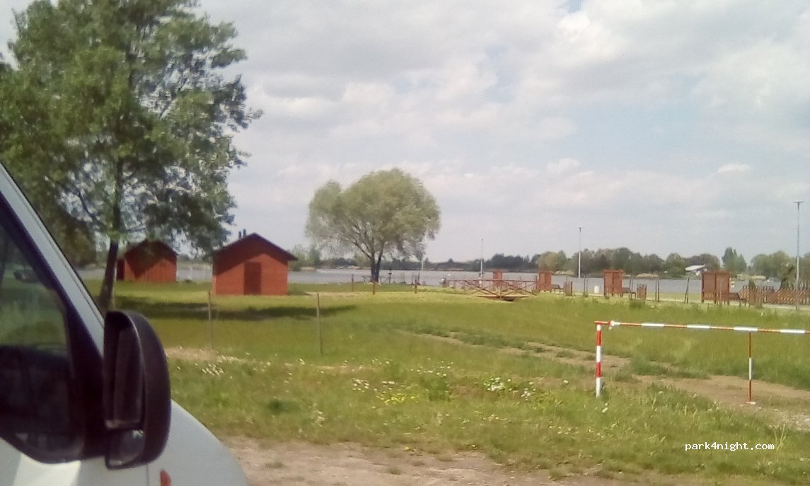 (37-550) Radymno - 456 Budowlanych — foto 2