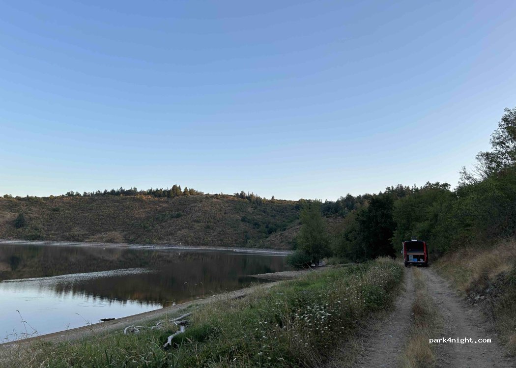 (42300) Villerest - Chemin de la Goutte des Pêcheurs — foto 4