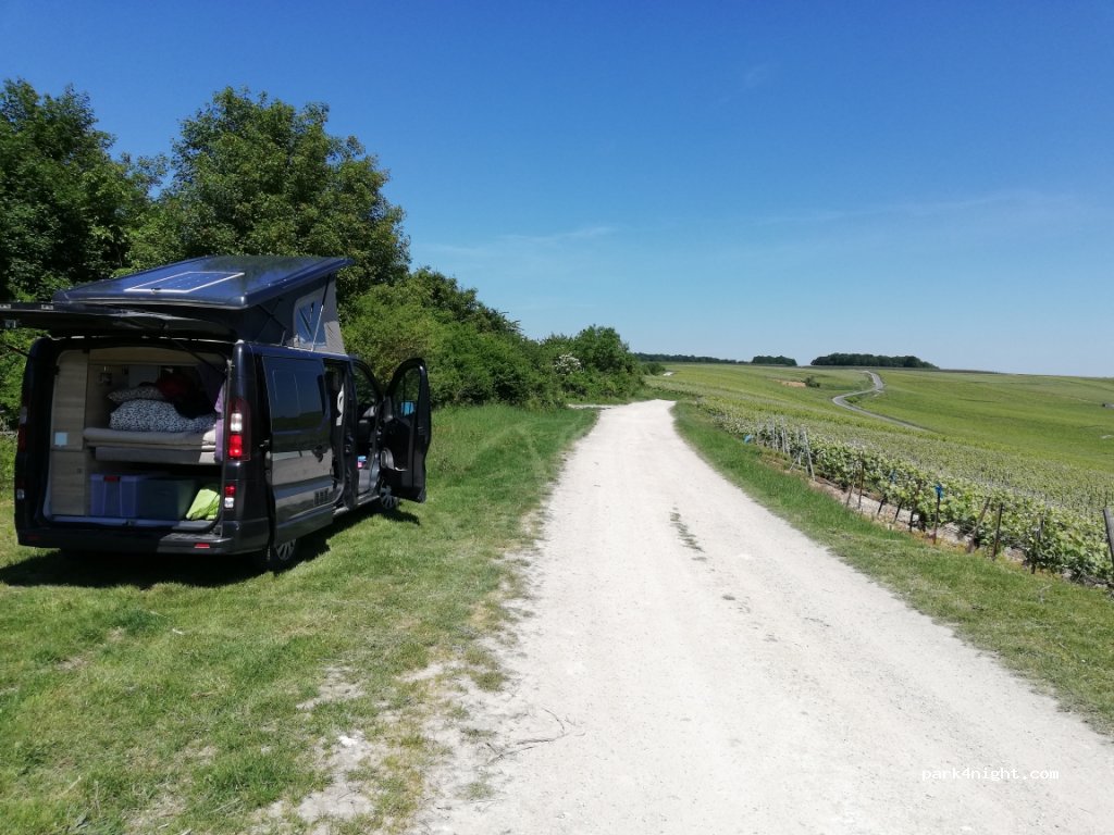 (51270) Villevenard - Unnamed Road — foto
