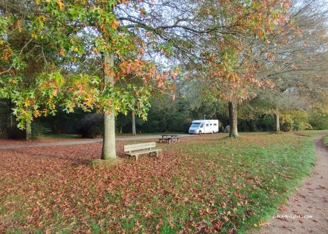 Aire de camping-car Melrand — foto 3