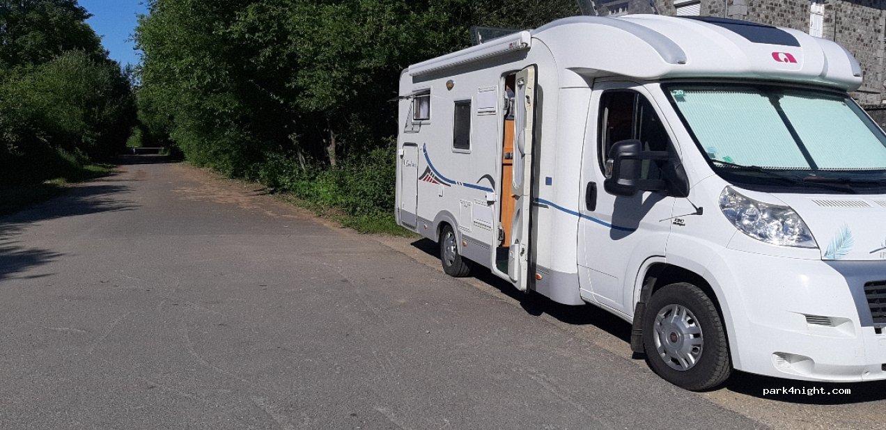 (61700) Domfront en Poiraie - 1 Route de Mortain — foto 2