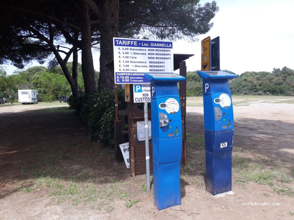 Area Sosta Camper Orbetello — foto