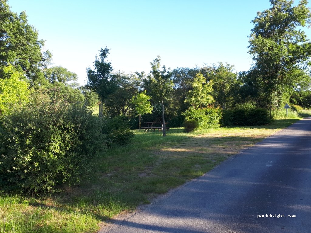 (18270) Reigny - 145 Maugenest — foto