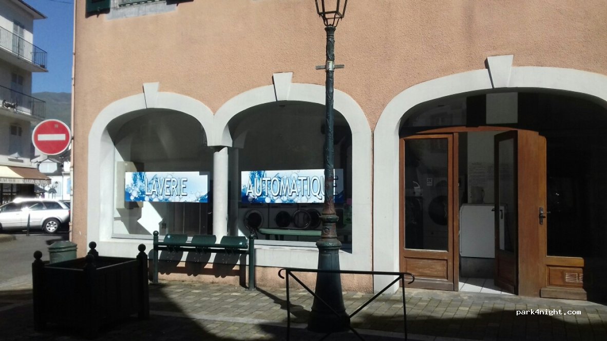 (65400) Argelès-Gazost - 18 Place de la République — foto
