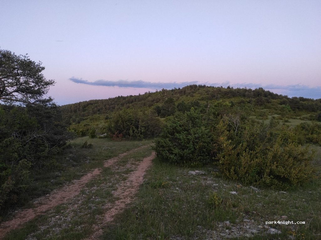 (12230) La Couvertoirade - Unnamed Road — foto