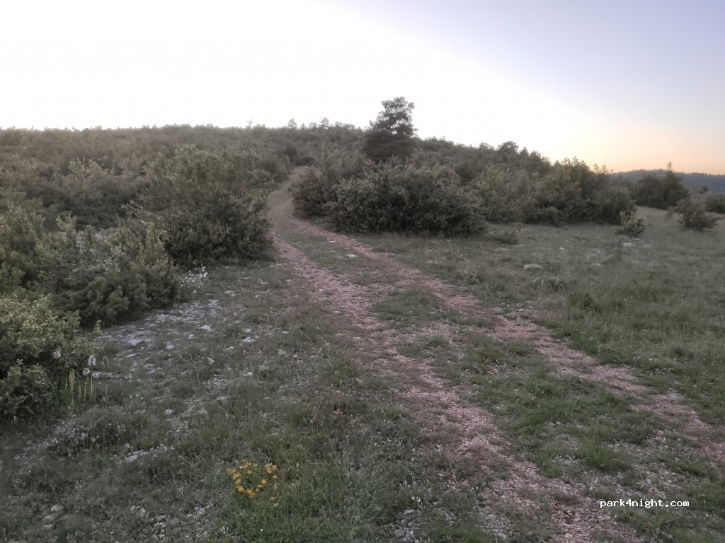 (12230) La Couvertoirade - Unnamed Road — foto 2