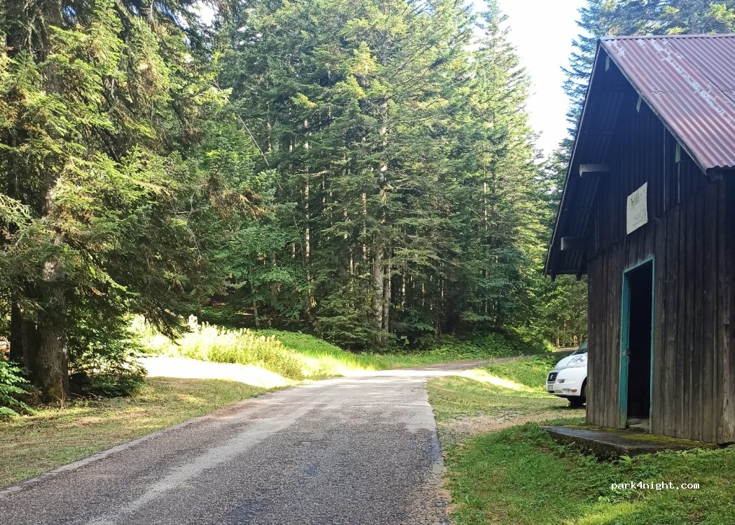 (73340) Bellecombe-en-Bauges - Unnamed Road — foto 2