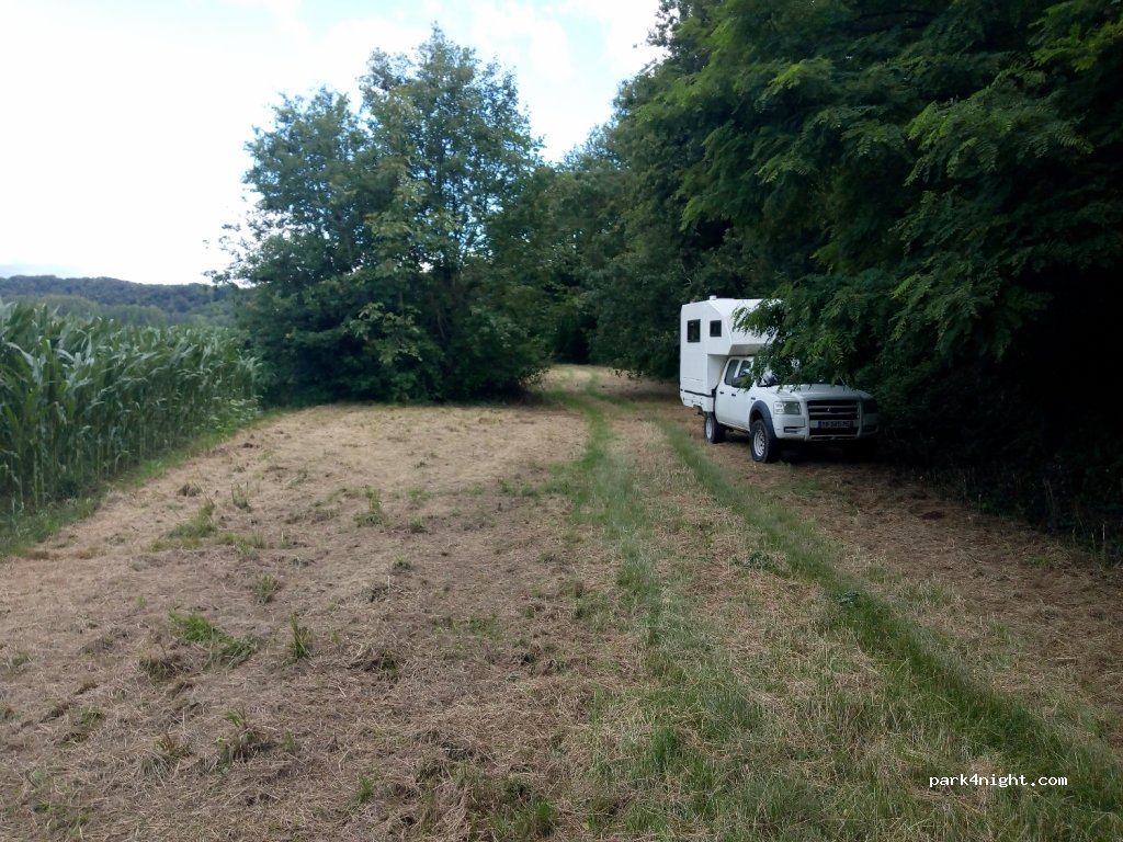 (24510) Trémolat - Unnamed Road — foto 3