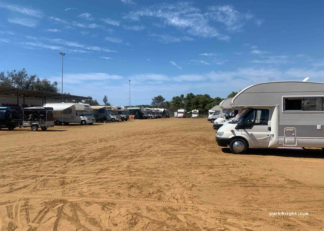 Area sosta camper Vade — foto