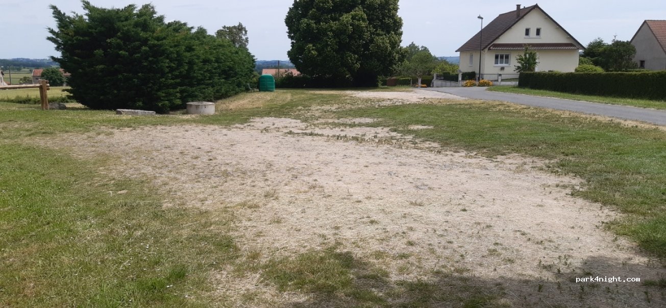 (03330) Bellenaves - 1 Rue du Pesselan — foto 2