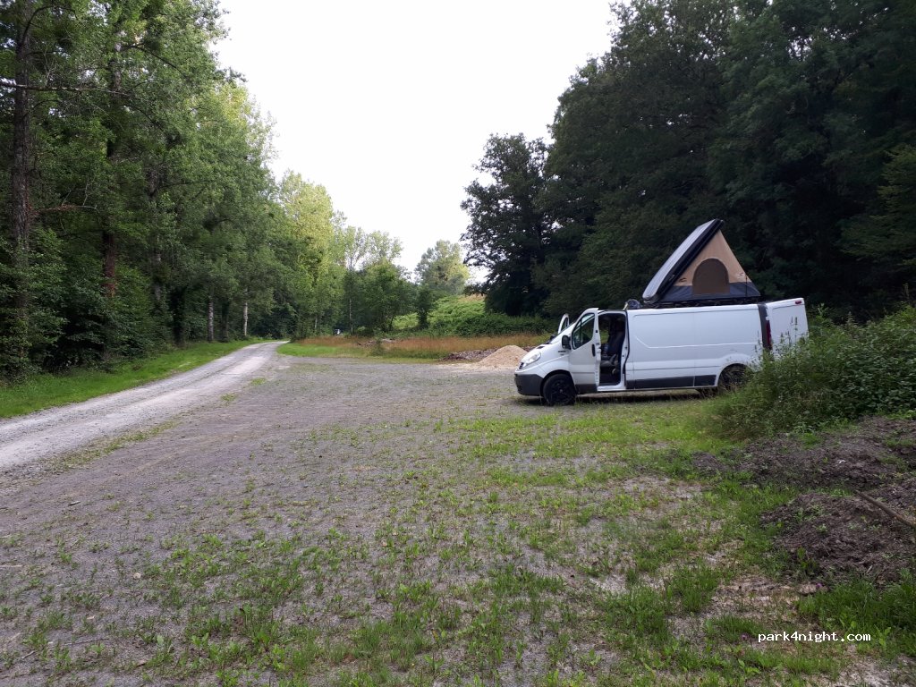 (86430) Mouterre-sur-Blourde - D113 — foto