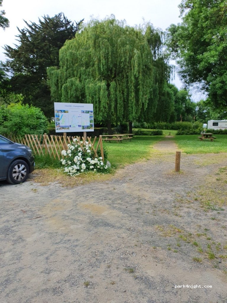 (49220) Chenillé-Changé - Le Bourg — foto 2
