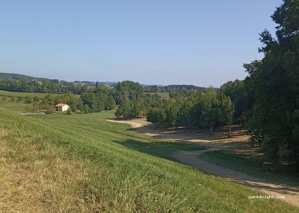 (65230) Castelnau-Magnoac - D9 — foto 2