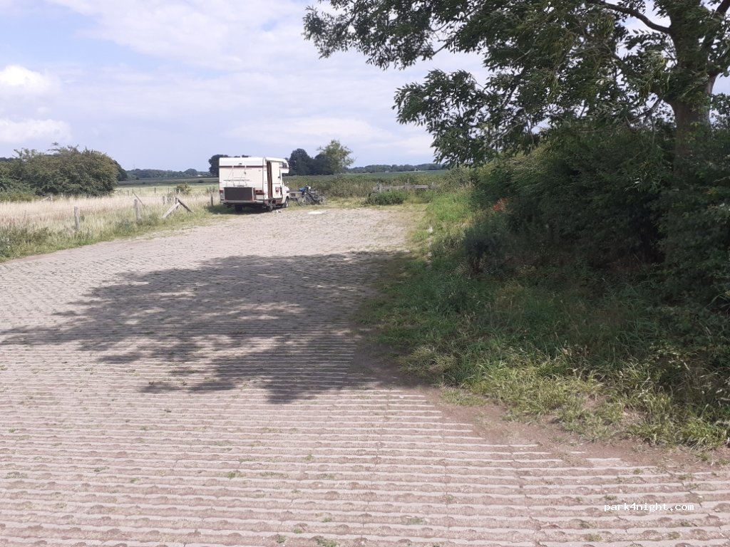 Parkeerplaats De Ravenswaarden — foto 2