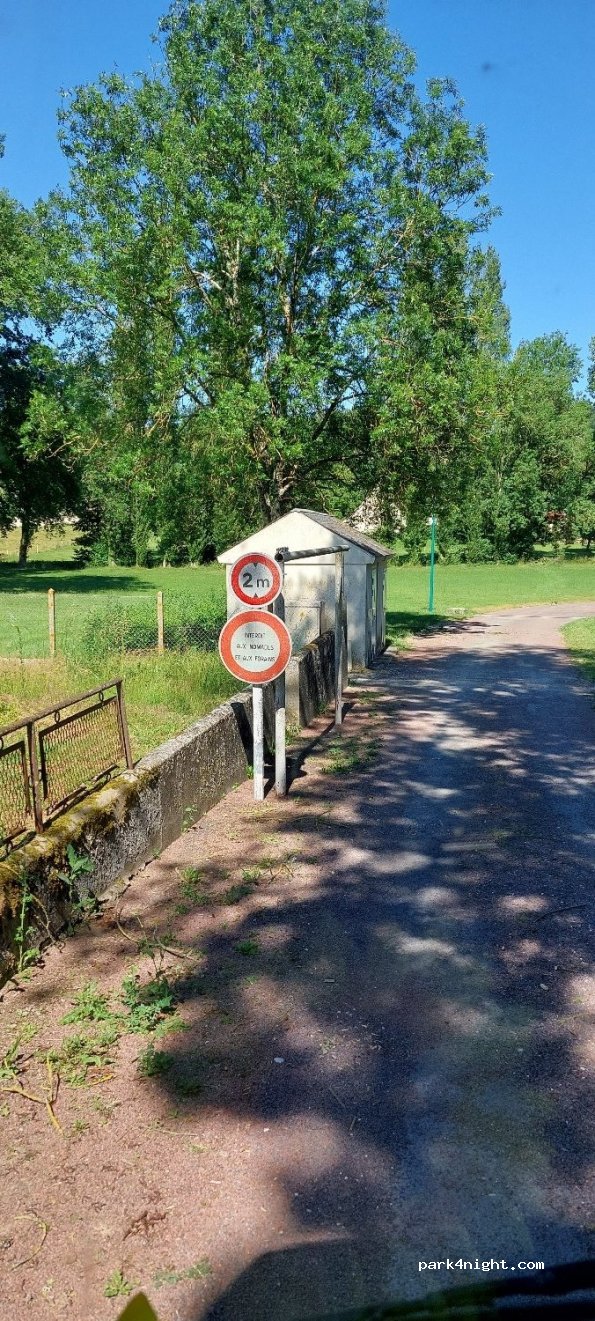 (37460) Loché-sur-Indrois - 12 Rue du Stade — foto 3