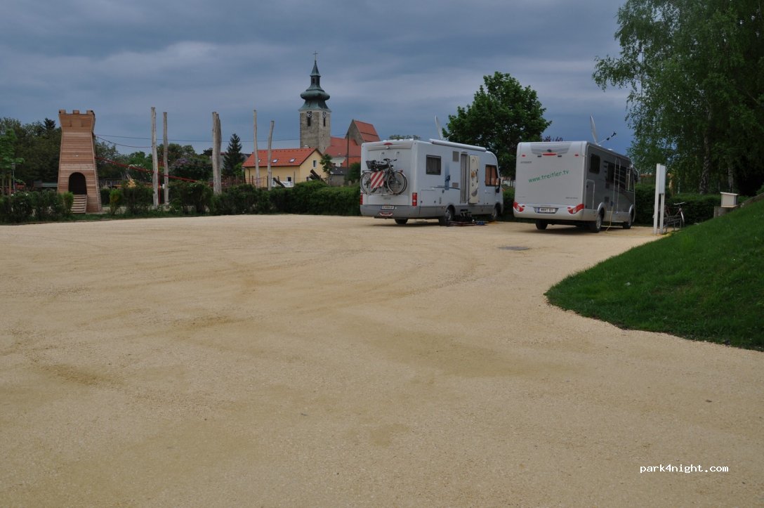(2211) Pillichsdorf - Sportplatzstrasse — foto 2