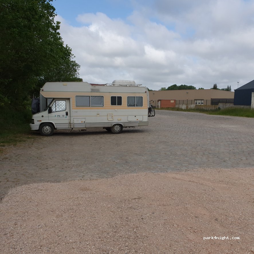 (62390) Auxi-le-Château - 6 Place de la Gare — foto