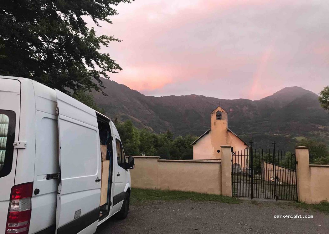 (05500) Bénévent-et-Charbillac - Unnamed Road — foto