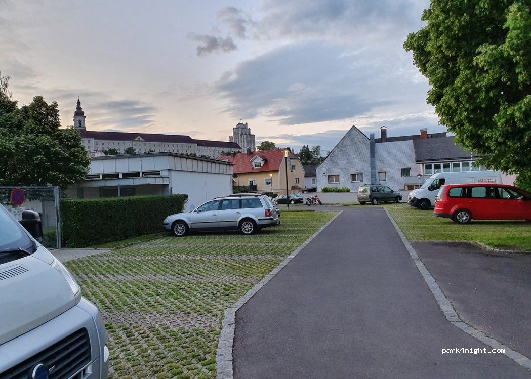 (4550) Kremsmünster - 1 Doktor-Watzenböck-Gasse — foto
