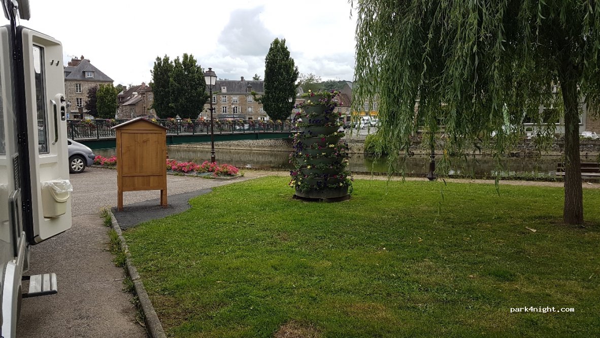 (61210) Putanges-le-Lac - 8 Rue de la Roche — foto 2