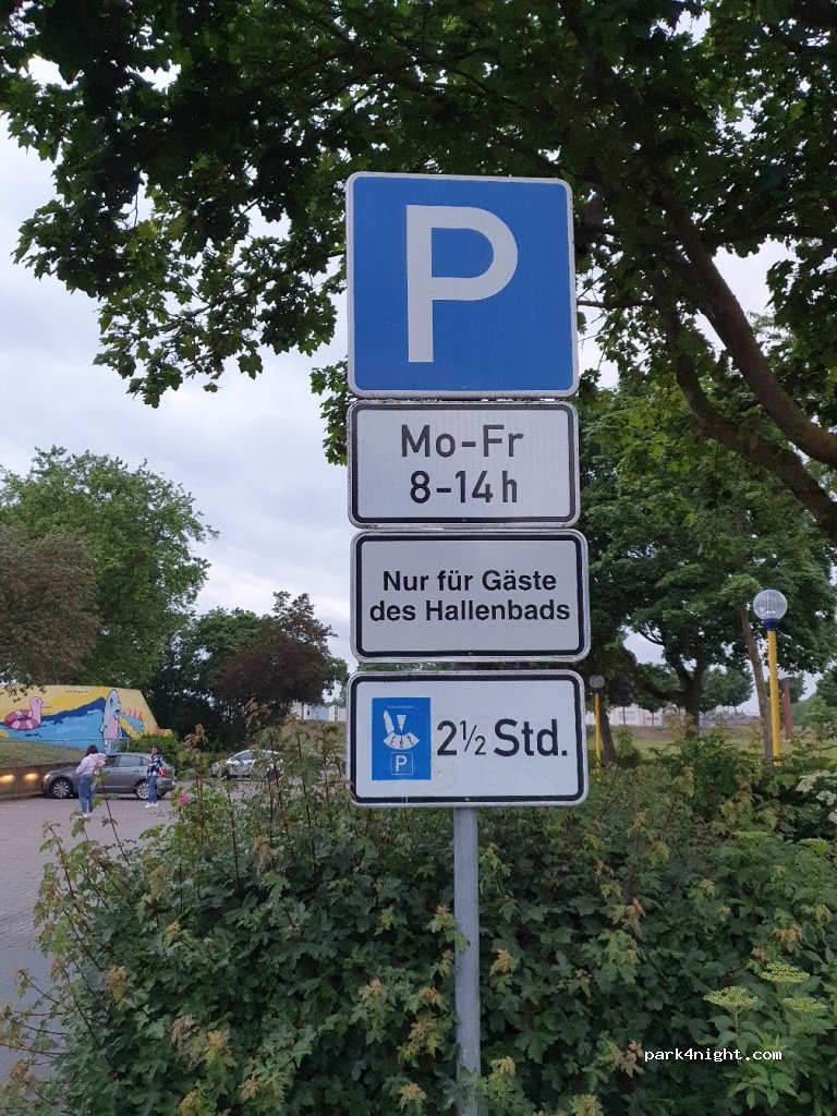 Parkplatz an den Emsauen — foto