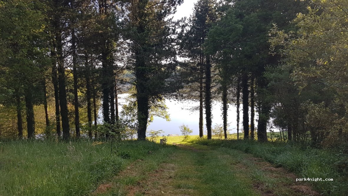 (22110) Trémargat - Unnamed Road — foto