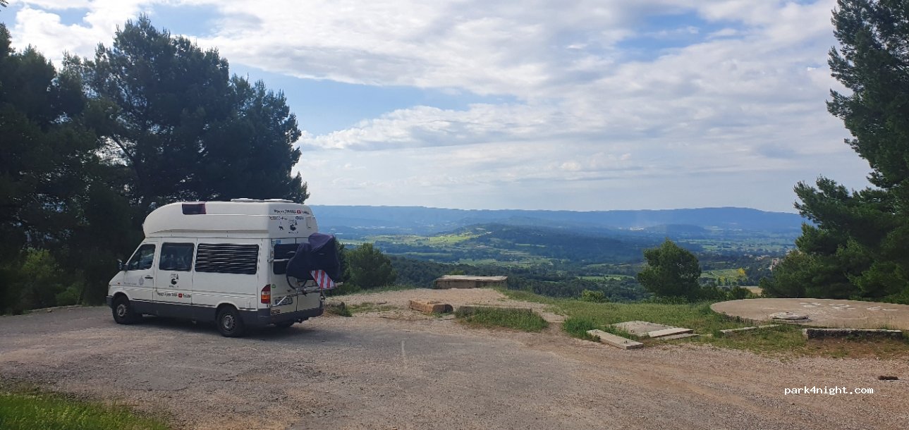 (84410) Crillon-le-Brave - D19 — foto