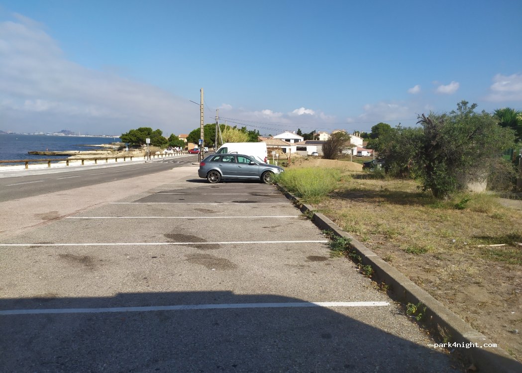 (13110) Port-de-Bouc - 9 Avenue Frédéric Mistral — foto 3