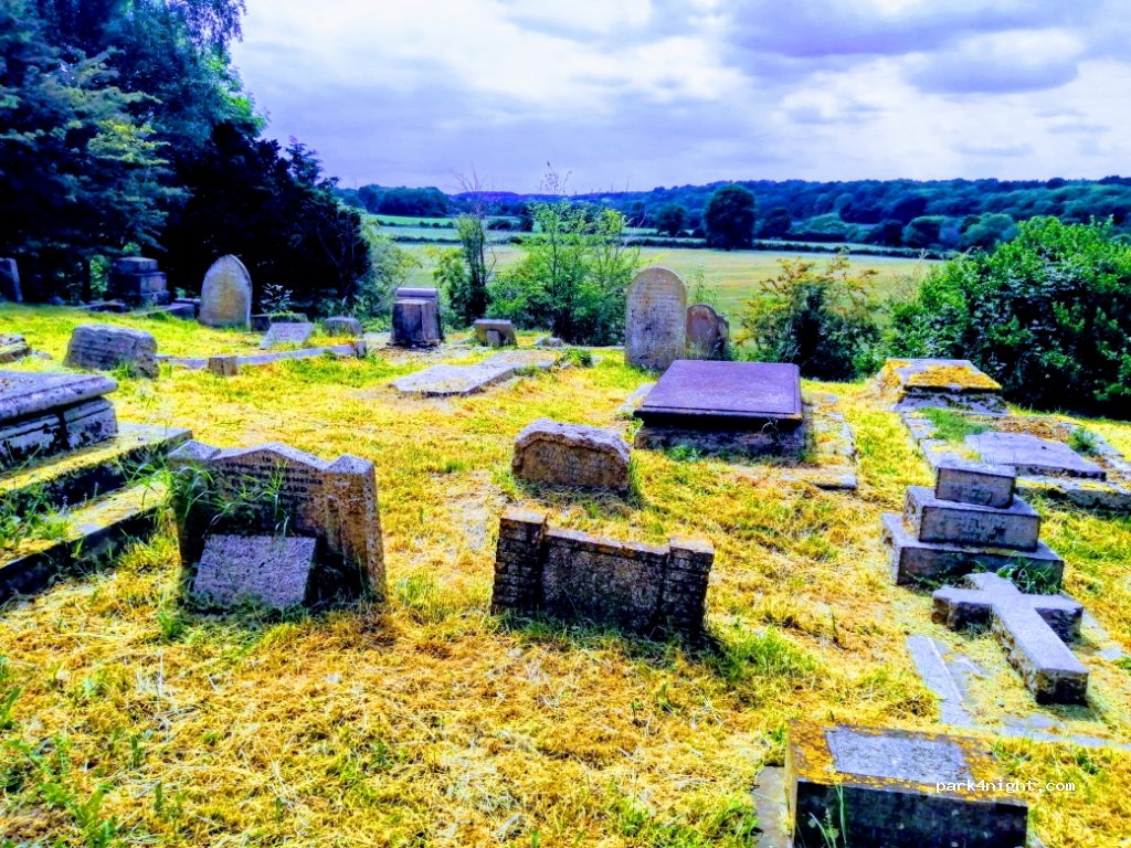 (BR4 9HJ)  - 3 Layhams Road — foto