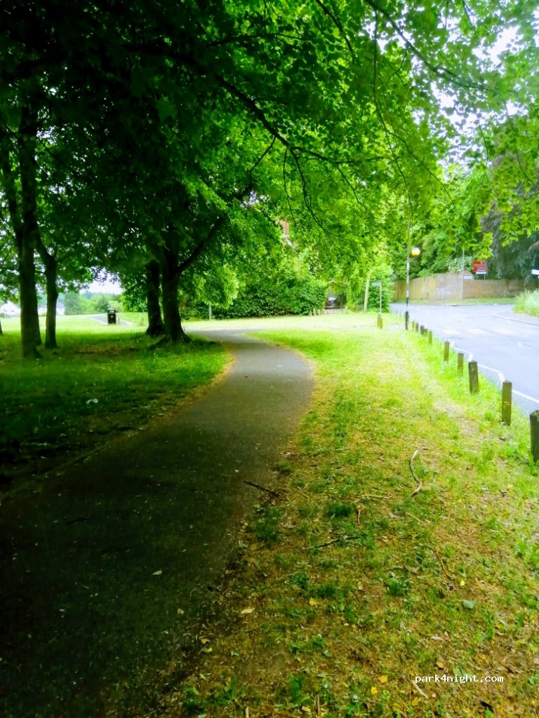 (BR4 9HJ)  - 3 Layhams Road — foto 2