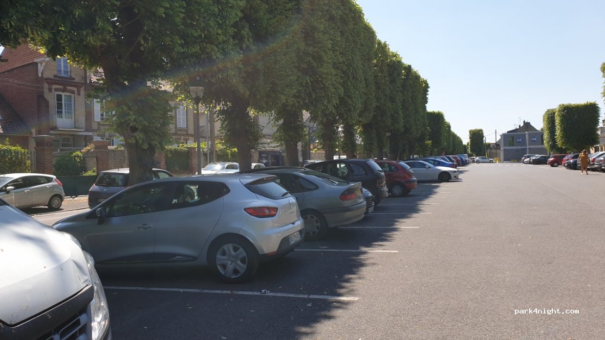 (60800) Crépy-en-Valois - 1 Cours du Jeu de Paume — foto