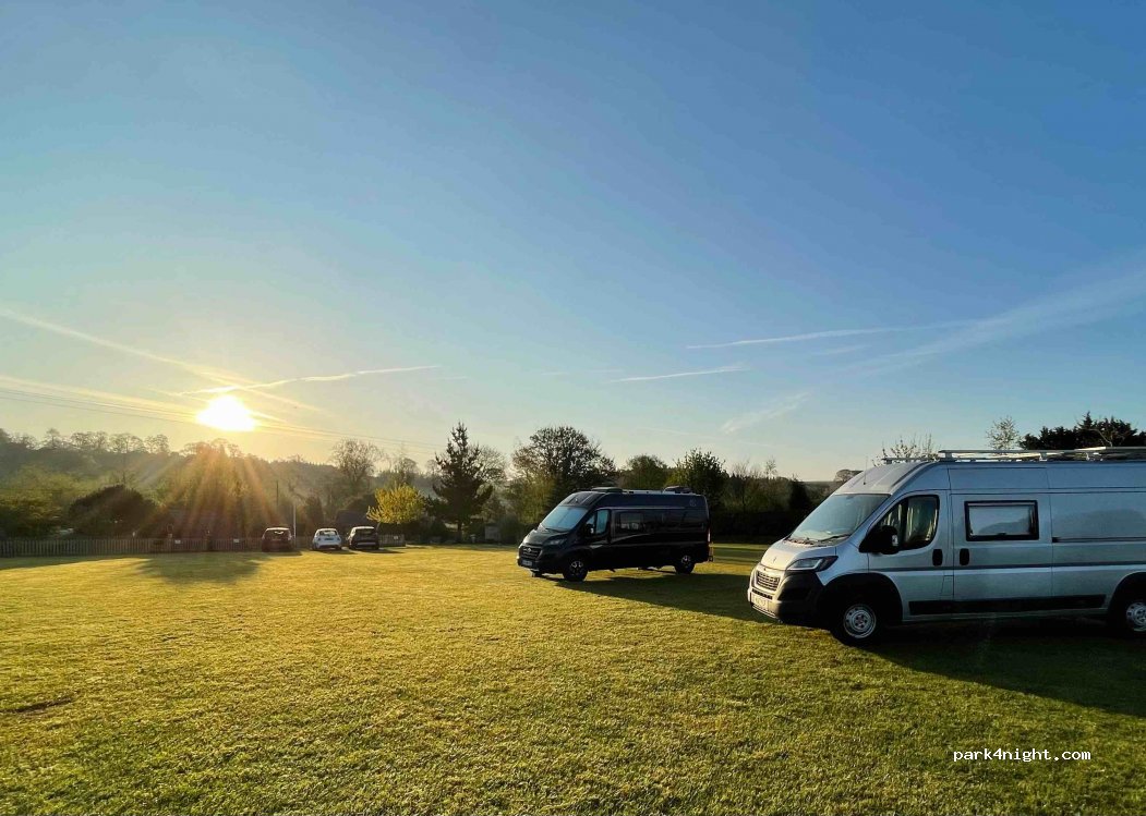 Stonehenge Campsite — foto 4