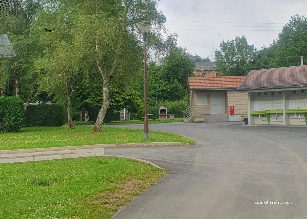 (63380) Pontaumur - Rue Montaigne — foto 4