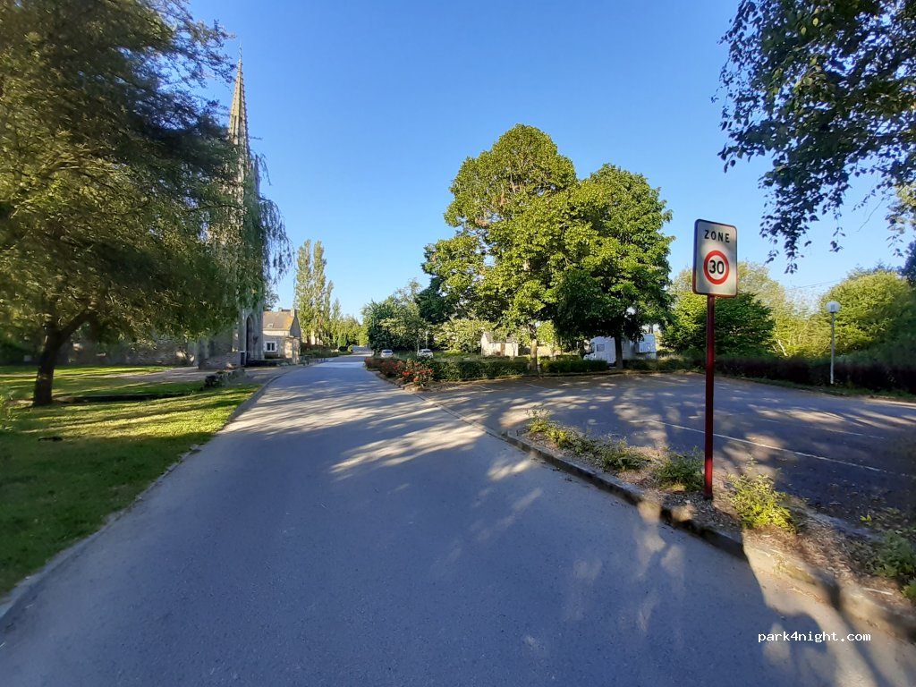 (22400) Lamballe-Armor - Place Ludovic Rault — foto 2
