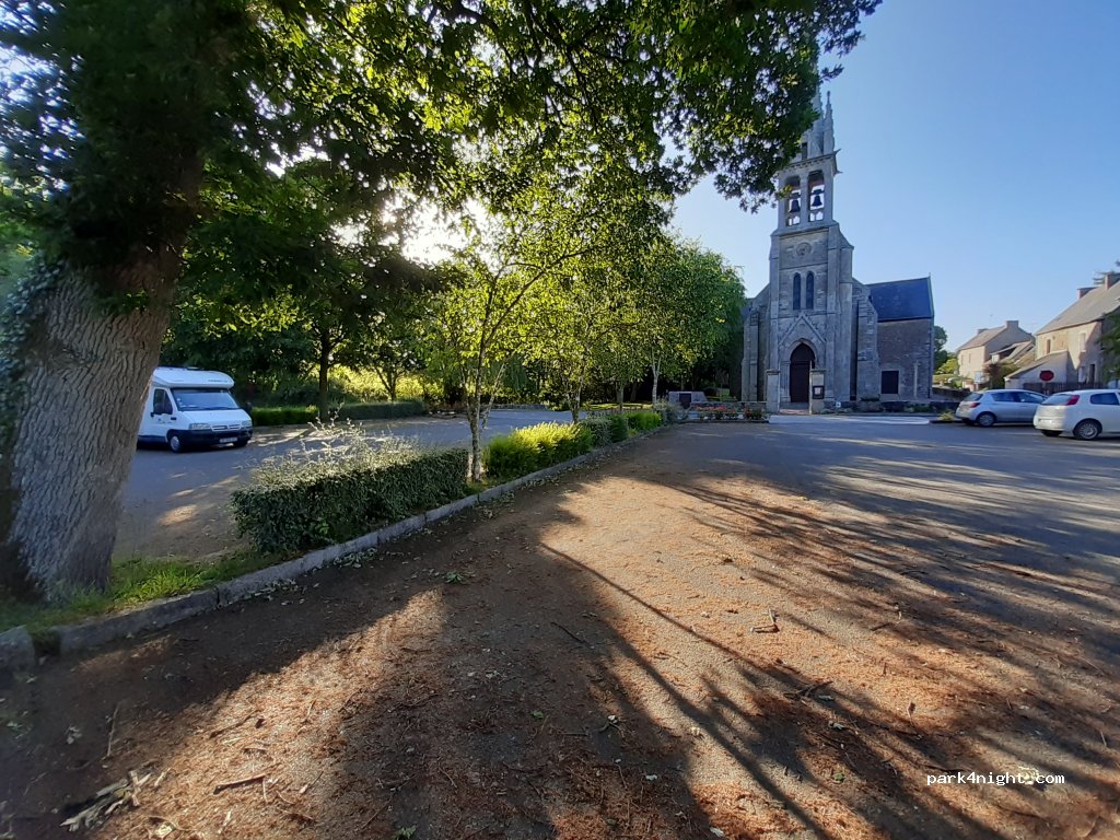 (22400) Lamballe-Armor - Place Ludovic Rault — foto 3