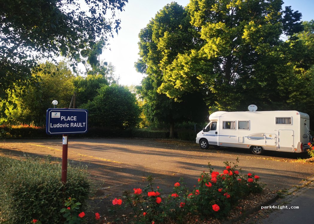 (22400) Lamballe-Armor - Place Ludovic Rault — foto 5