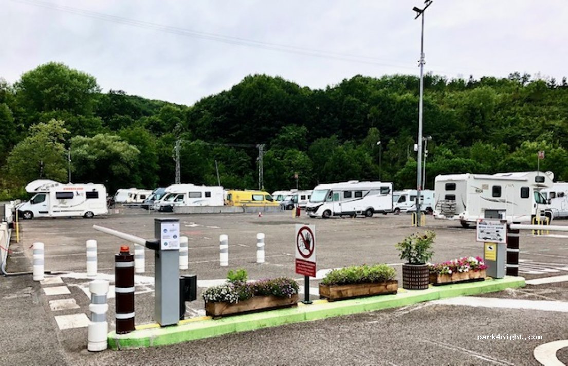 Autocaravan park txingudi — foto