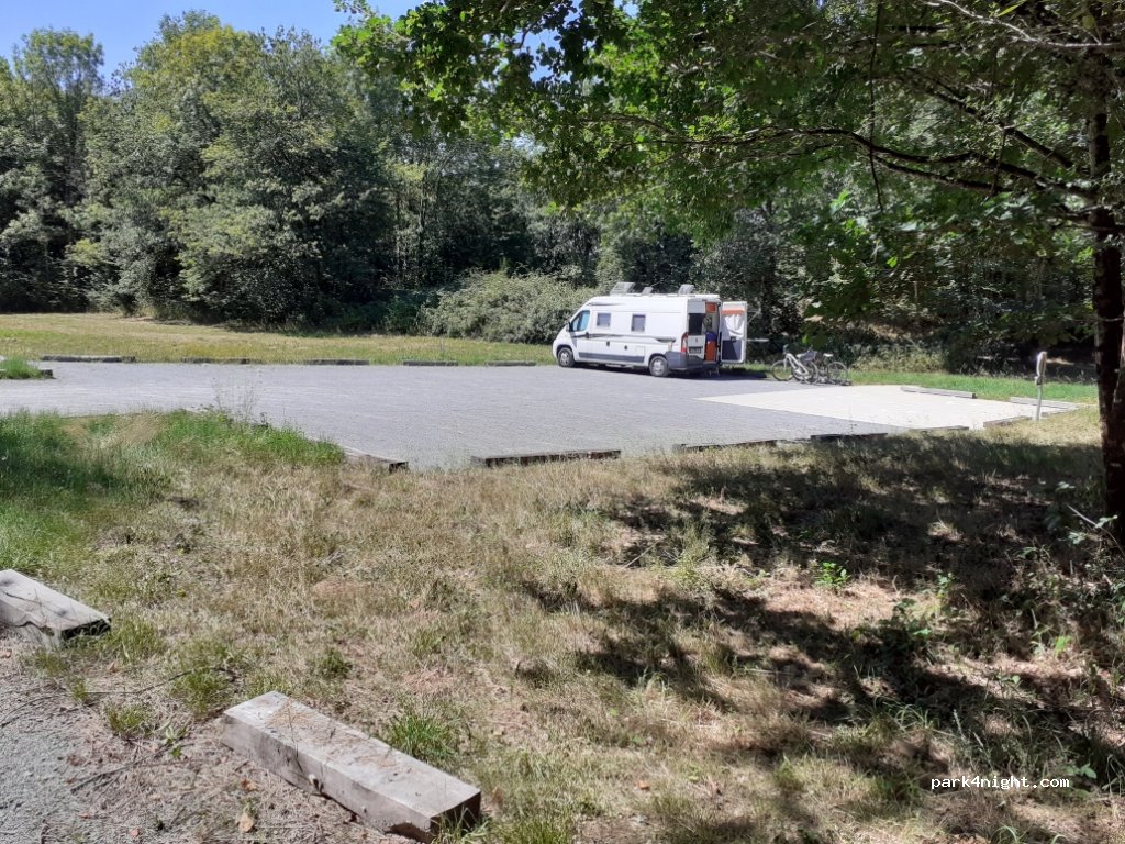 (24470) Milhac-de-Nontron - Le Soulier — foto